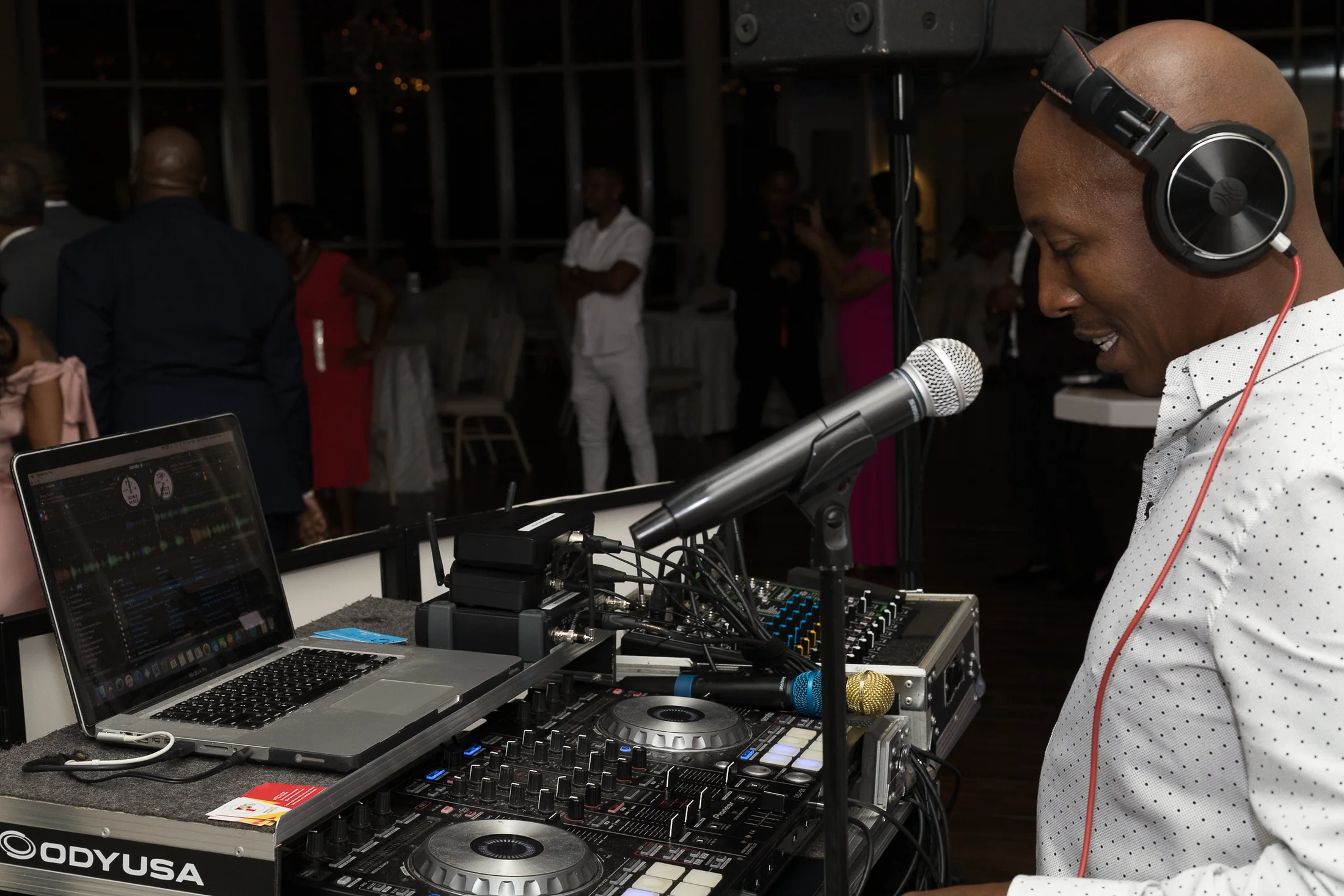 Live Stream Production — Preston-Dwayne-Rona-615